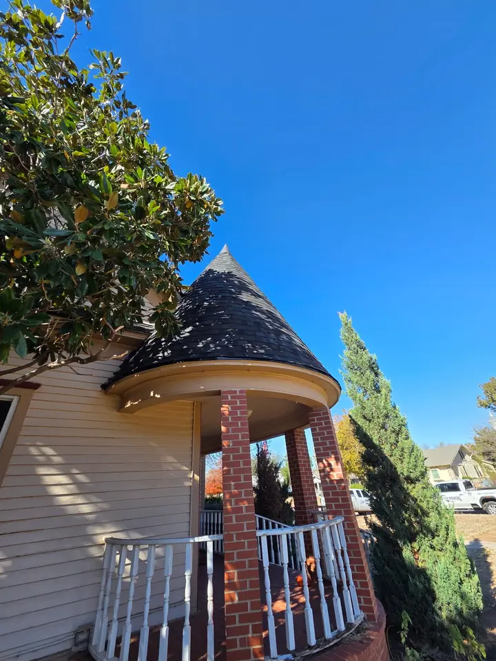 LedBETTER Roofing in Lawton